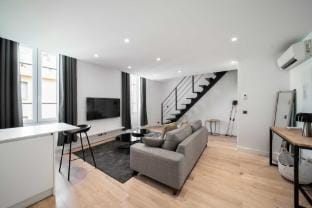 Charming apartment 100m from the Old Port Apartment in Cannes