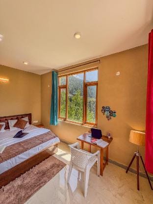 Kahaani: Valley View Room w/ WiFi & Apple Orchard Vacation rental in Himachal Pradesh