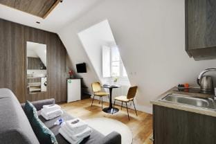 Magnificent studio - 2P - Arc de Triomphe Apartment in Paris
