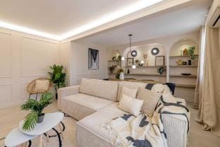 Haussmann apartment - South-facing balcony  2BR/4p Apartment in Cannes