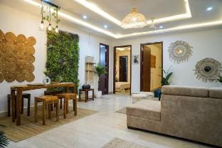 3BHK Tropical Gem - Near Dhan Mill Chattarpur Vacation rental in New Delhi