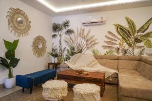 3BHK Tropical Gem - Near Dhan Mill Chattarpur Vacation rental in New Delhi