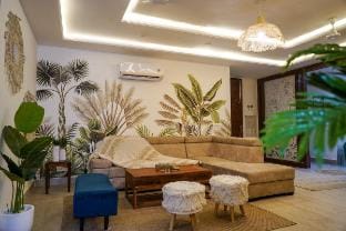 3BHK Tropical Gem - Near Dhan Mill Chattarpur Vacation rental in New Delhi