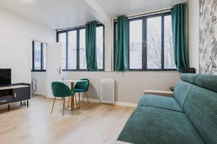 Beautiful studio - 2P - Parc de Belleville Apartment in Paris