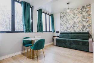 Beautiful studio - 2P - Parc de Belleville Apartment in Paris