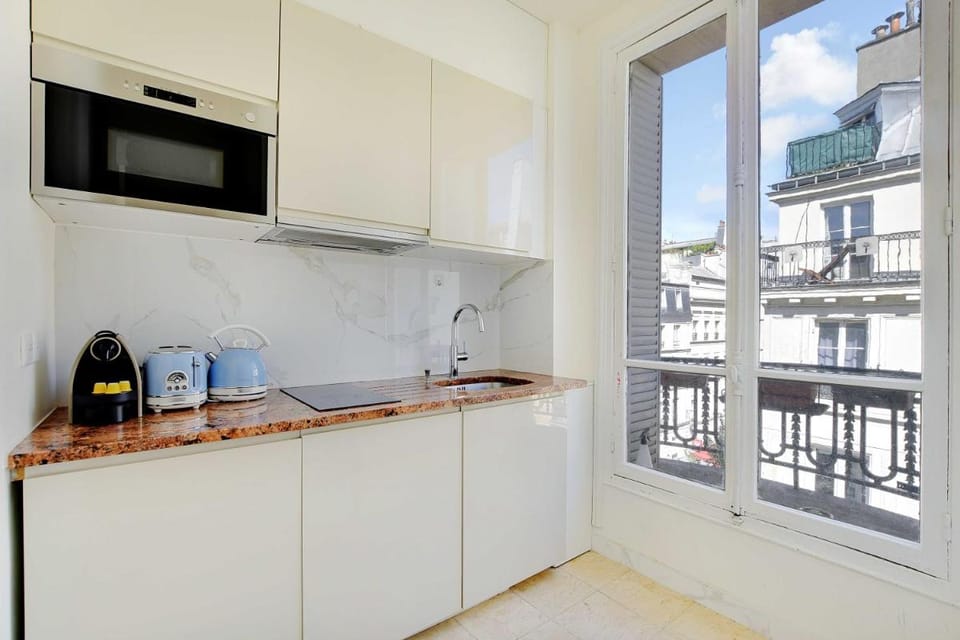 Modern Apartment - 2BD/4P - Louvre/Marais Apartment in Paris