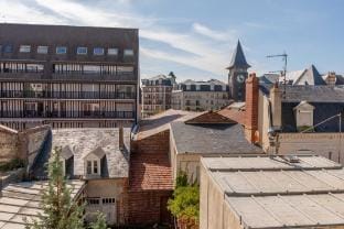 Large studio sleeping 4 near Port Deauville Apartment in Deauville