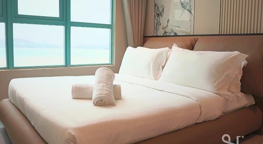 Homesuite' Home at Bay Suites Hotel in Kota Kinabalu