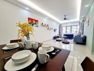 Koi Puchong 3 Room IOI Bkt Jalil Pavilion Pyramid Vacation rental in Petaling Jaya