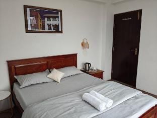 Bedroom with Hill View Vacation rental in Darjeeling