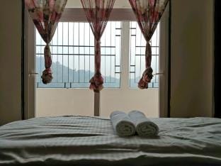 Bedroom with Hill View Vacation rental in Darjeeling