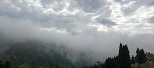 Double bed with Diwan Vacation rental in Darjeeling