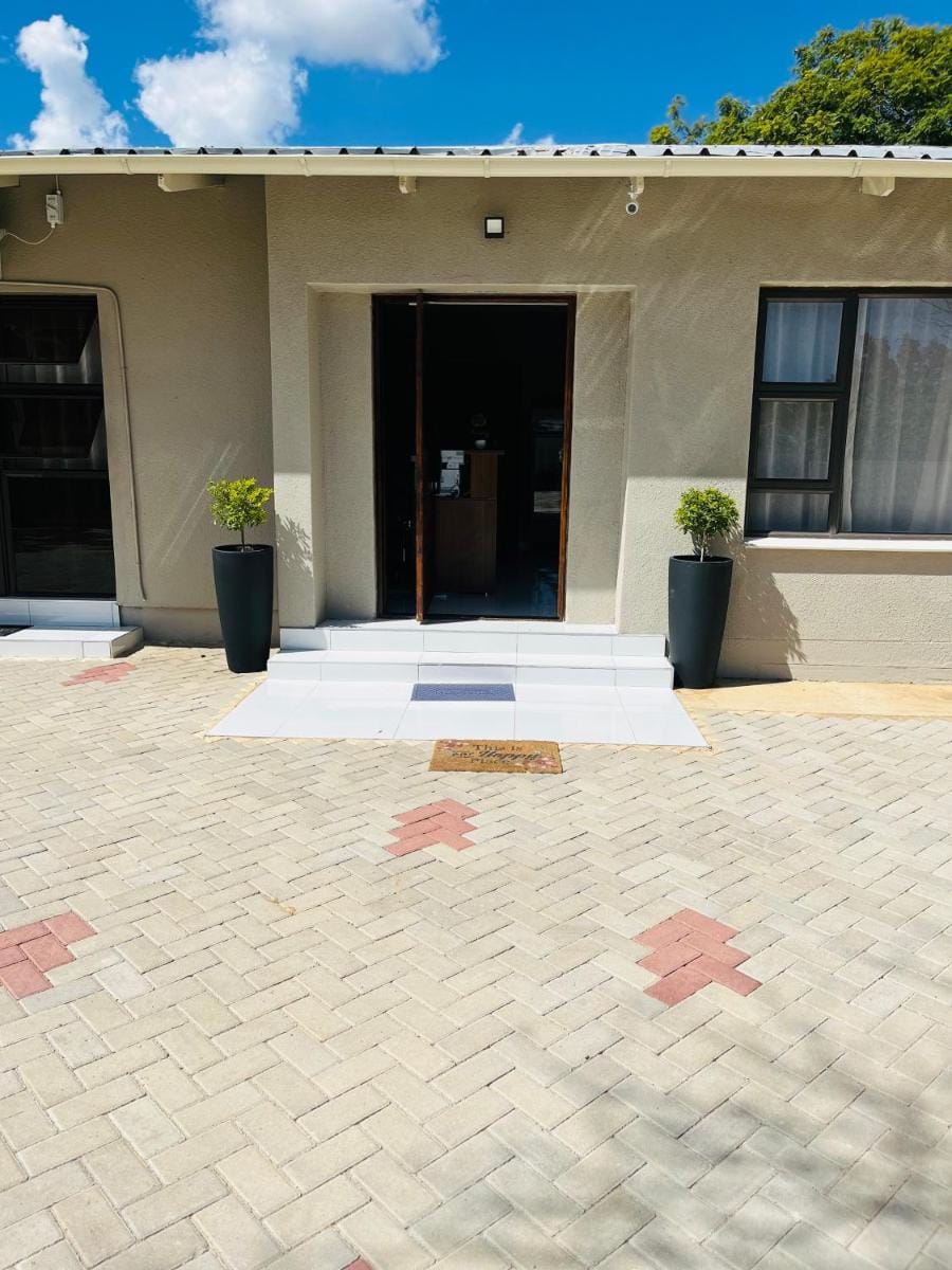 Magnolia House and Gardens Bed and Breakfast in Windhoek