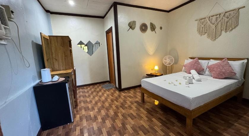 Cecilia's Garden Guesthouse Bed and Breakfast in Siquijor