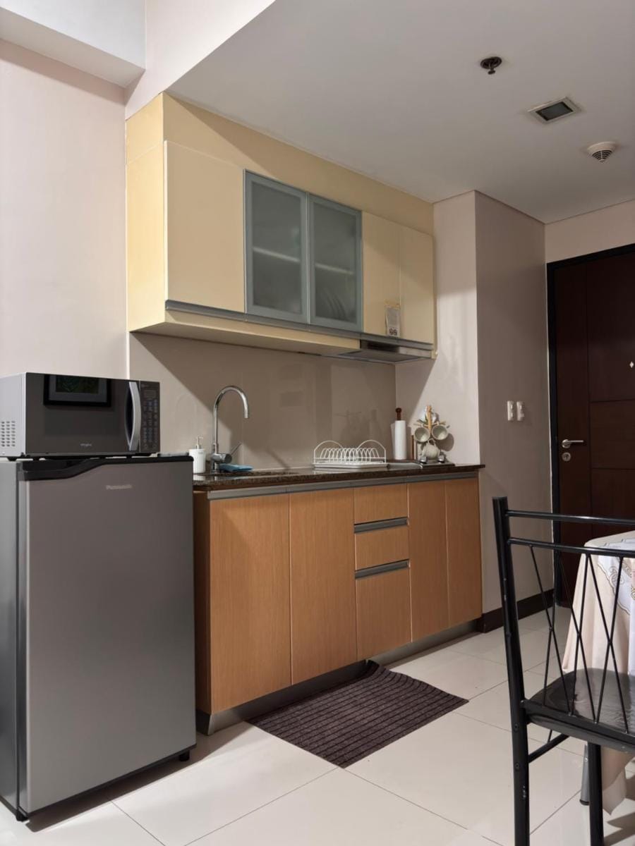 101 Newport west wing condominium  Apartment in Pasay