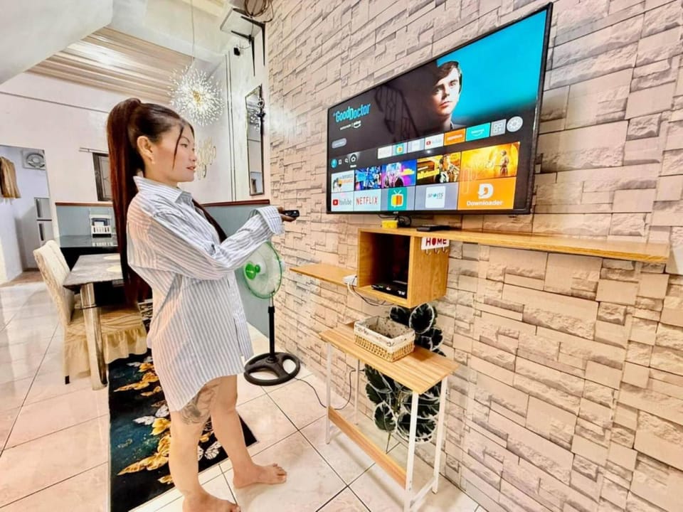 Axon Cozy Modern House B Near The Walking Street Apartment in Angeles