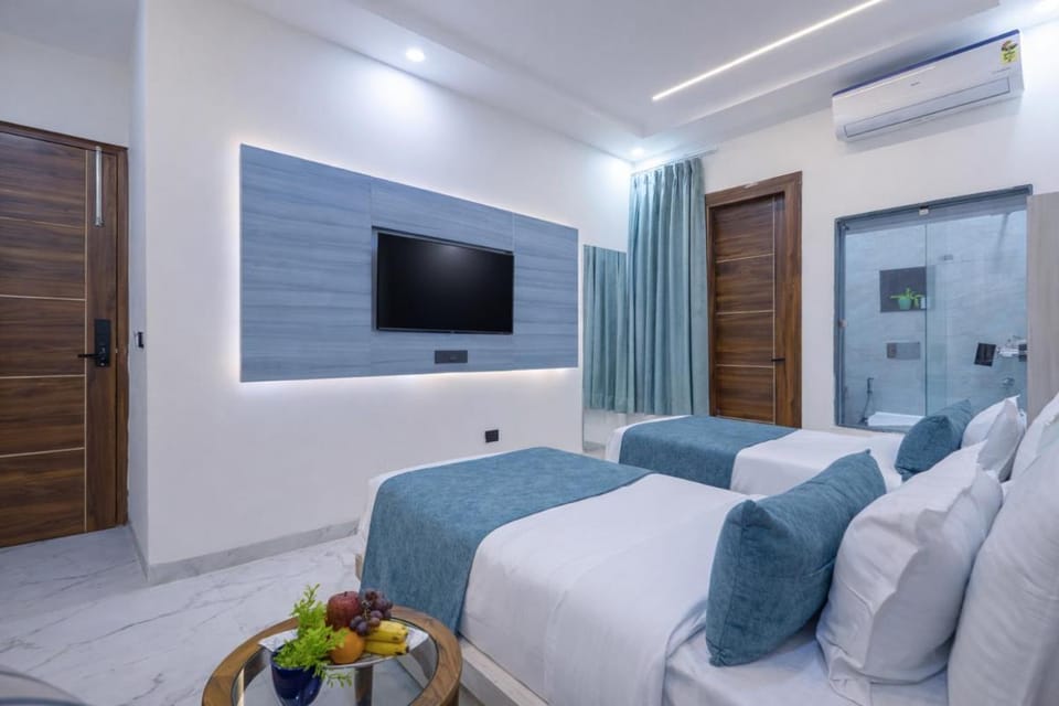 Hotel Urban Royale - IGI Airport Delhi Hotel in New Delhi