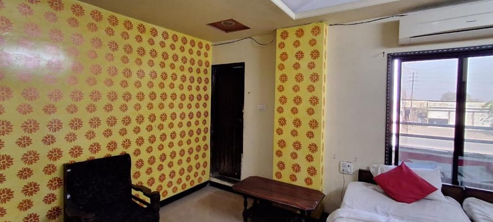 Shri Radhe Krishna Hotel & Restaurant Hotel in Maharashtra