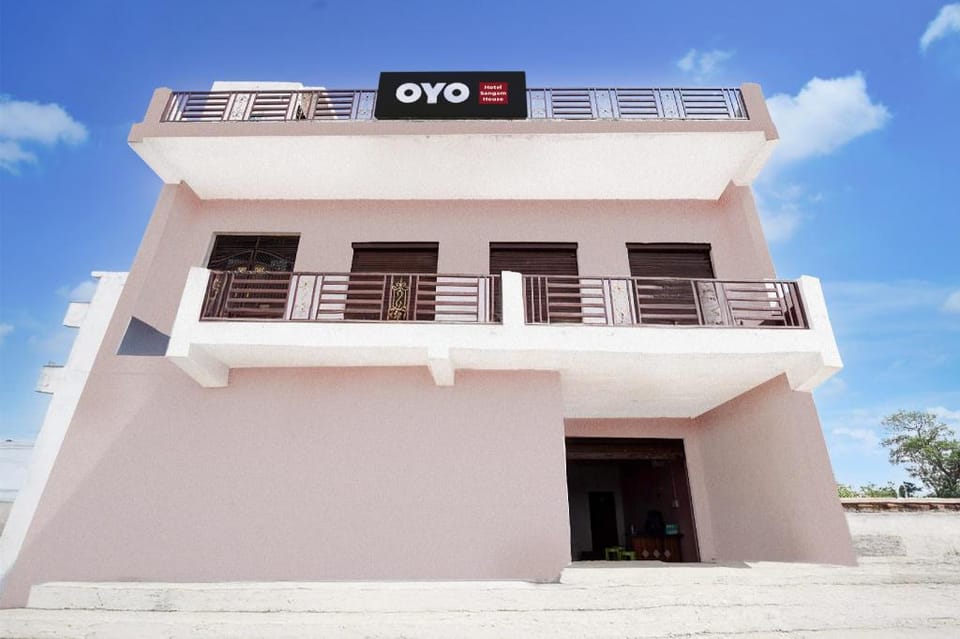 Hotel O SANGAM HOUSE HOTEL Hotel in Uttar Pradesh
