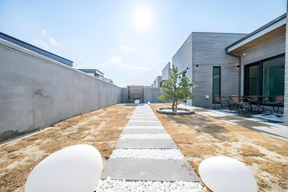 Gangneung  Peer Haus Private Pool Villa Bed and Breakfast in South Korea