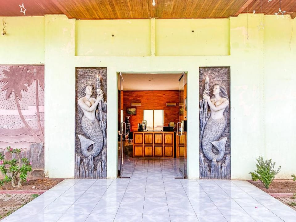 San Sui Hotel Mitra RedDoorz Hotel in East Java