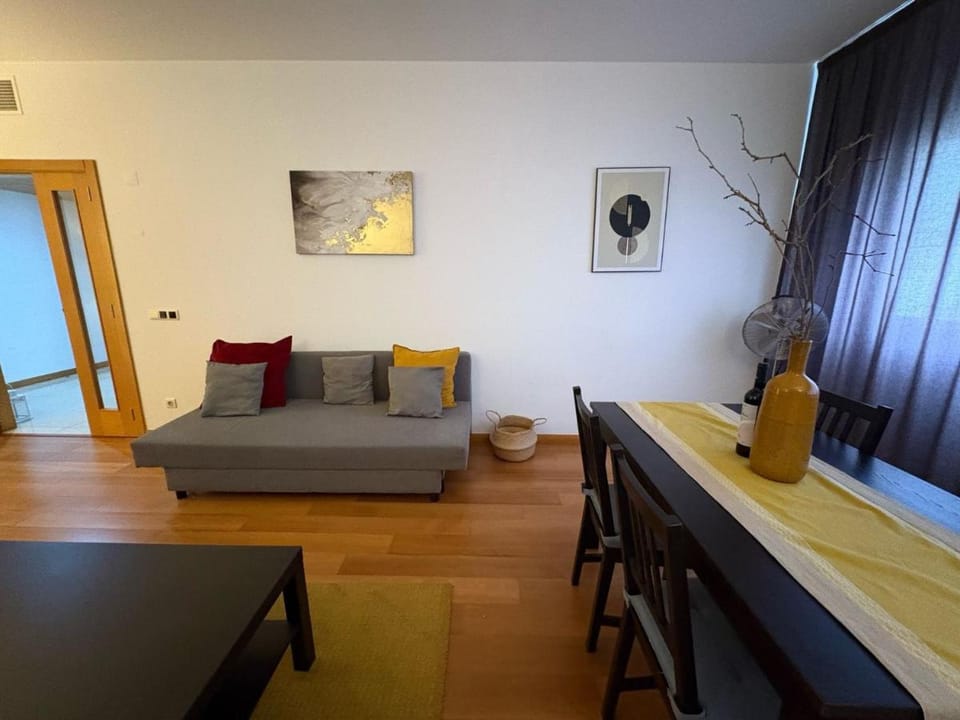 Riverside Expo Apartment in Lisbon