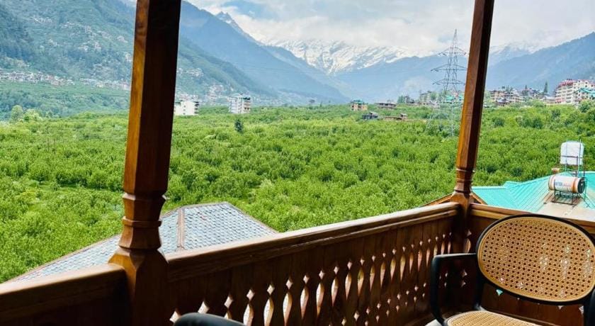 WOW STAYZ2 The Shaurn Resort Vacation rental in Himachal Pradesh