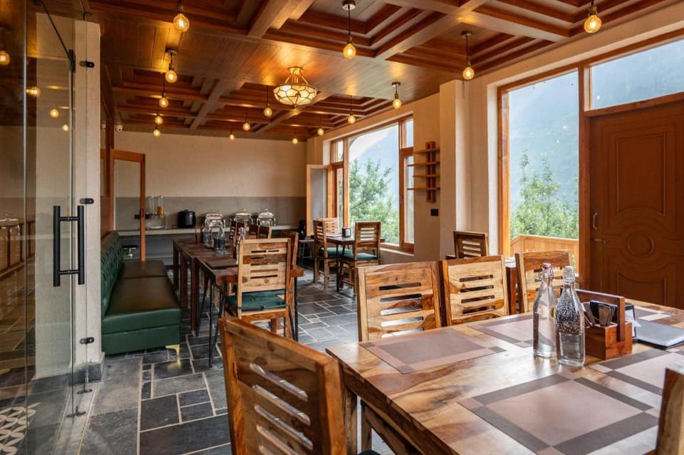 WOW STAYZ2 The Shaurn Resort Vacation rental in Himachal Pradesh