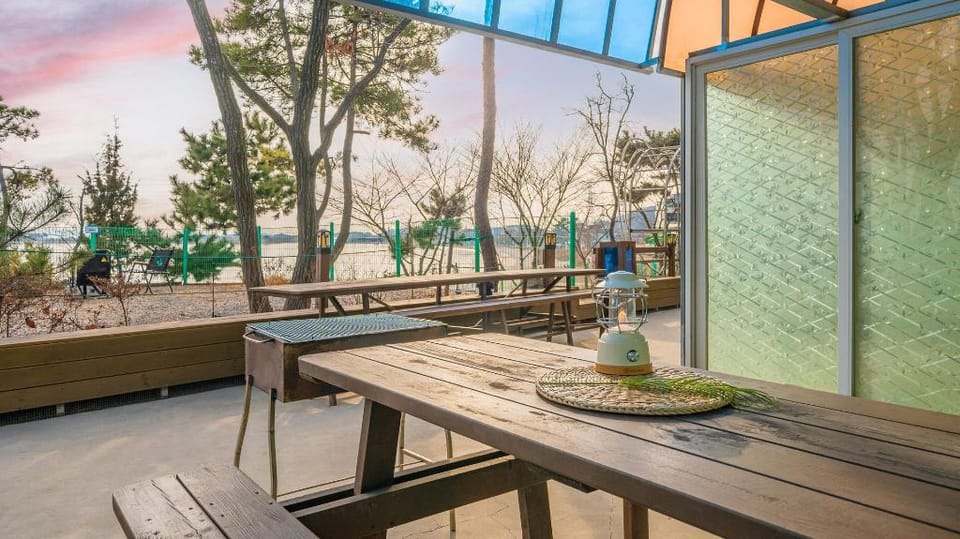 Yeongheungdo Rainbow Ocean View Pension Bed and Breakfast in Gyeonggi-do