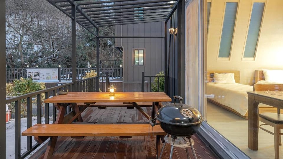Yangyang Sunrise and Sunset Private Pens Bed and Breakfast in South Korea