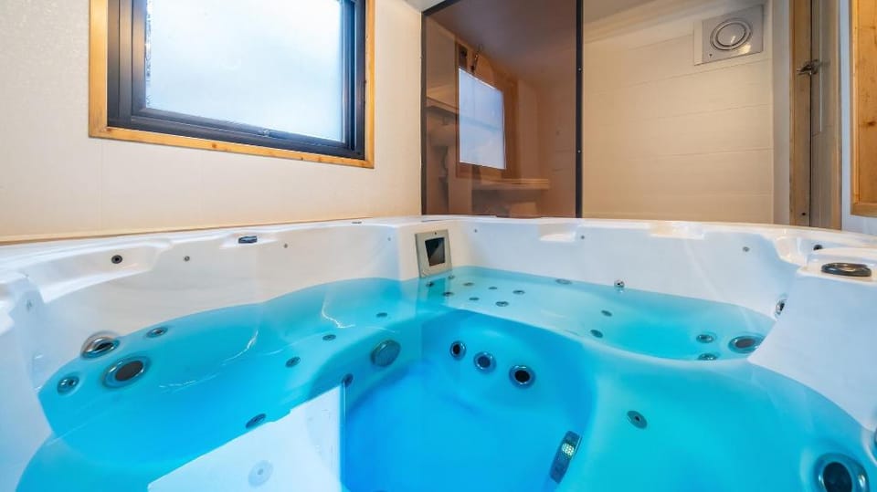 Chuncheon Free People's Caravan Pension Bed and Breakfast in Gyeonggi-do