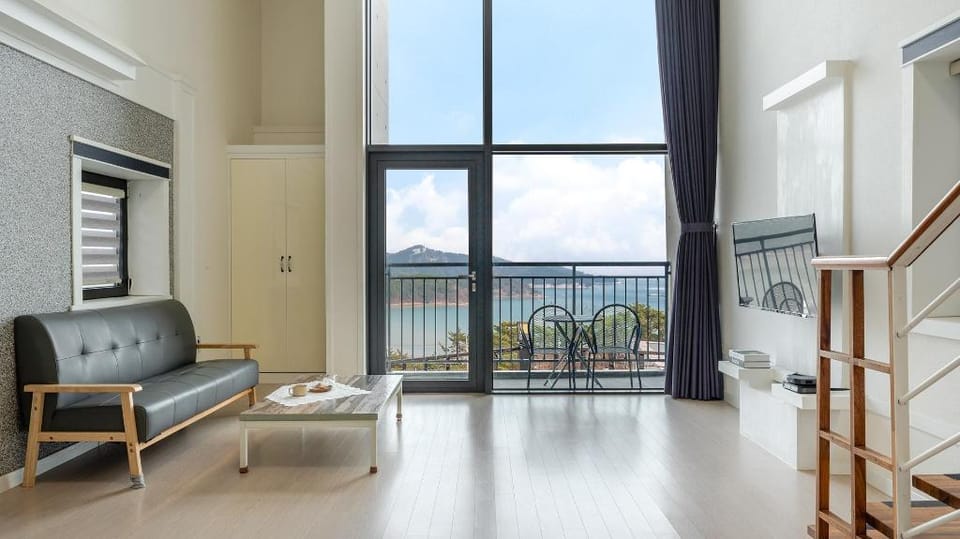 Yeosu Wellstay Pool Villa Bed and Breakfast in South Korea