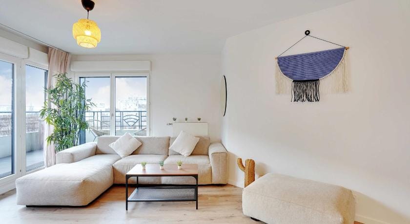 Sumptuous 3BR/6P Apartment with terrace-Near Paris Apartment in Saint-Denis, France