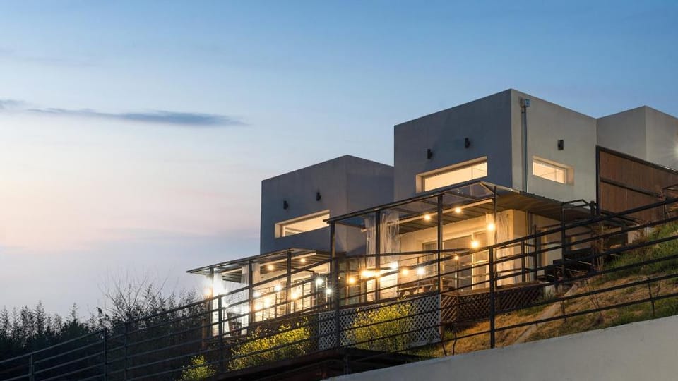 Yeonorang Park Pool Villa in Pohang Bed and Breakfast in South Korea