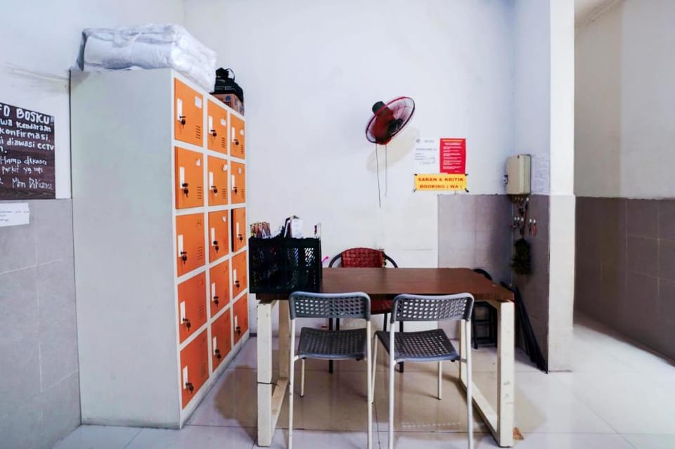Hotel C-12 Residebce 6 Hour Stay Hotel in Surabaya