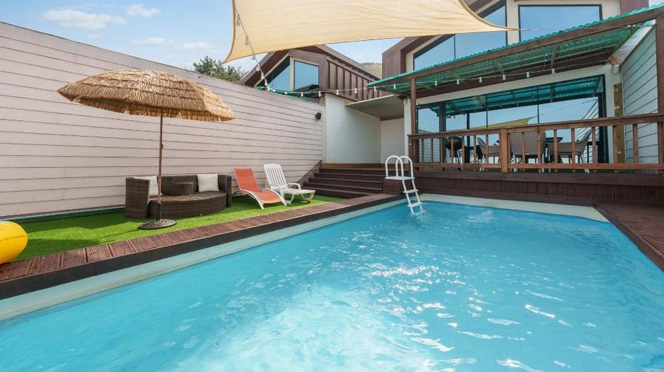 Namhae Elsia Pet Pool Villa Pension Bed and Breakfast in South Korea