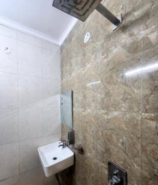 Hotel Sonic Palace Apartment in New Delhi