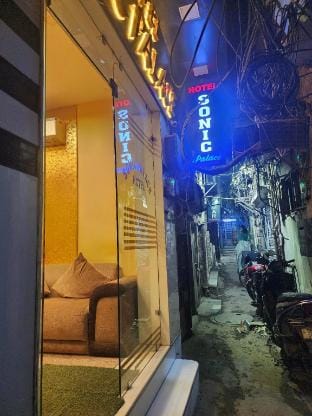 Hotel Sonic Palace Apartment in New Delhi