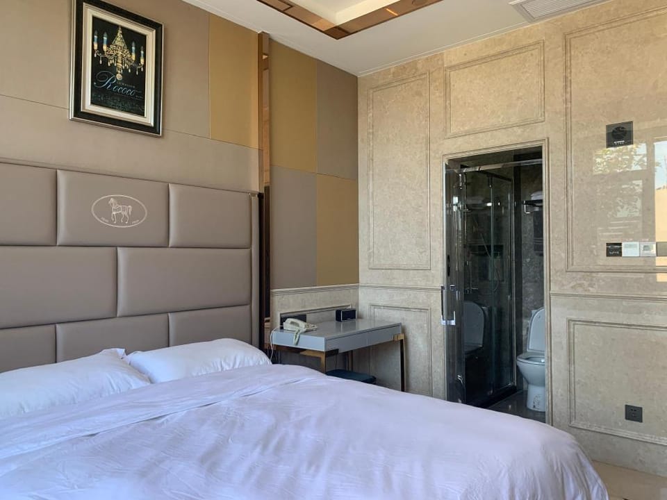 Floral Hotel Dianshan Lake Hanshe Homestay Kunshan Hotel in Suzhou