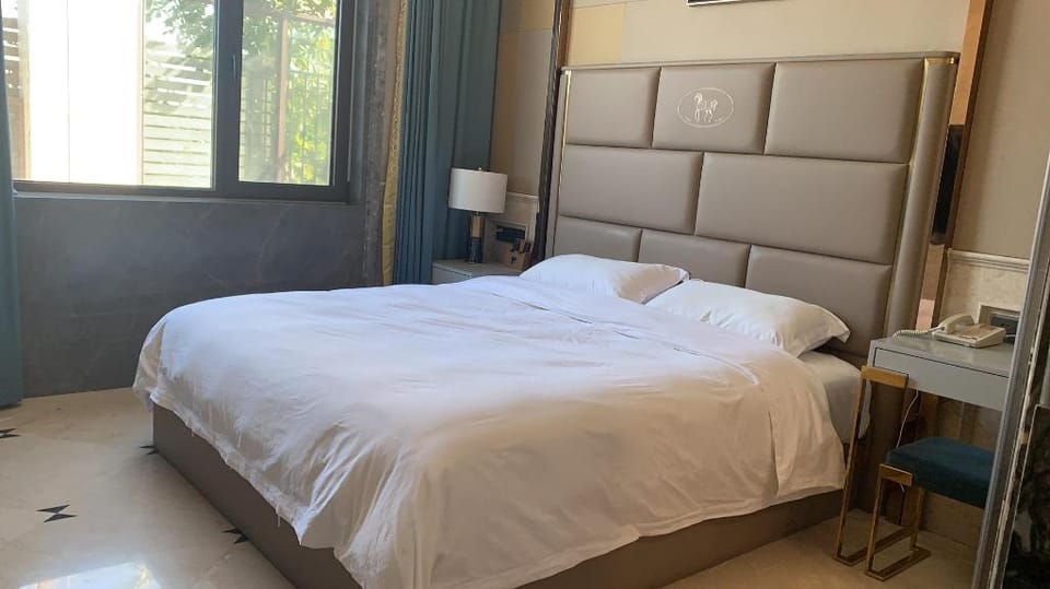 Floral Hotel Dianshan Lake Hanshe Homestay Kunshan Hotel in Suzhou