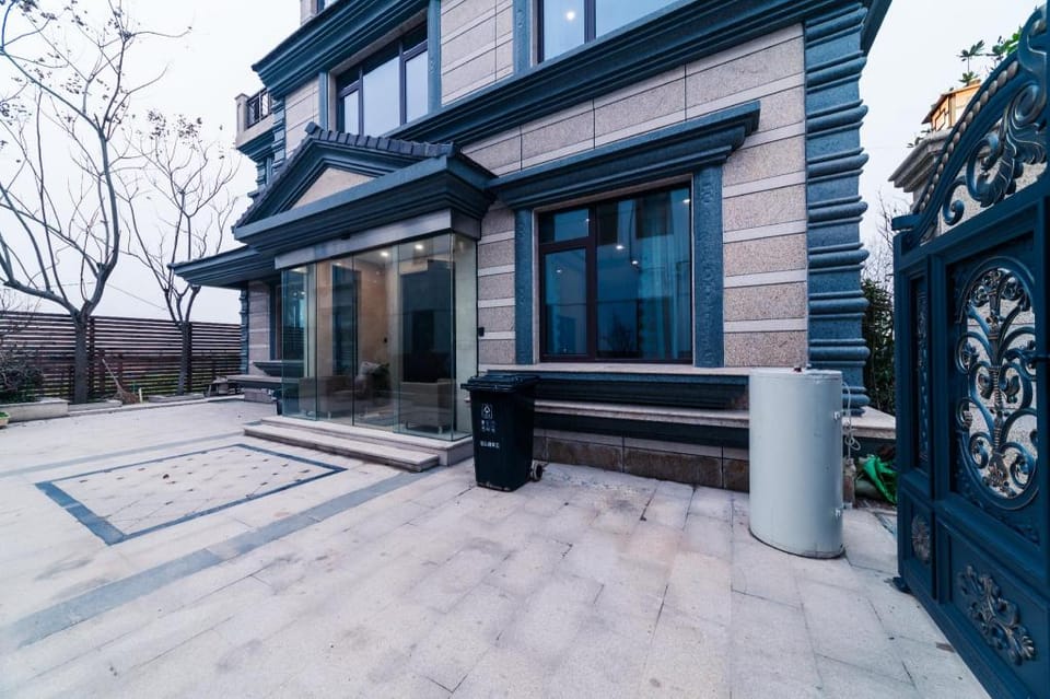 Floral Hotel Dianshan Lake Hanshe Homestay Kunshan Hotel in Suzhou