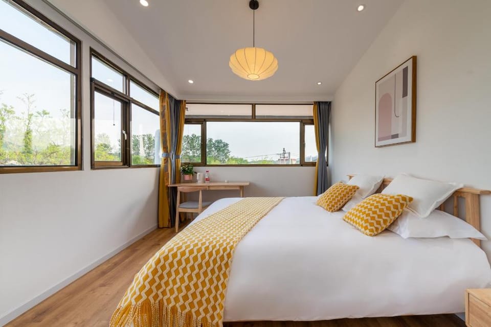 Floral Hotel Guanshan Wuyin Guesthouse Yanqi Lake Hongluo Temple Hotel in Beijing