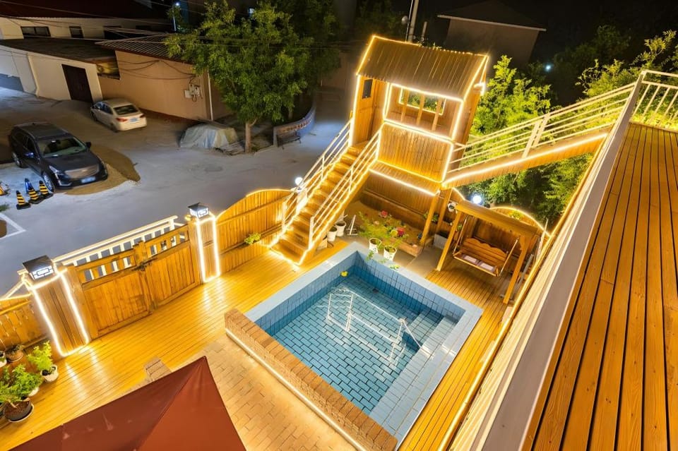 Floral Hotel Guanshan Wuyin Guesthouse Yanqi Lake Hongluo Temple Hotel in Beijing