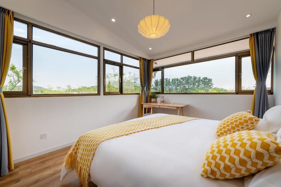 Floral Hotel Guanshan Wuyin Guesthouse Yanqi Lake Hongluo Temple Hotel in Beijing