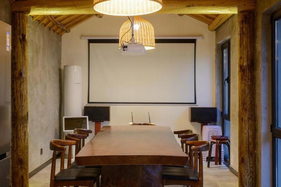 Floral Hotel Beijing Huayan courtyard(Beijing Yanqing Badaling Great Wall Wildlife Park) Hotel in Beijing