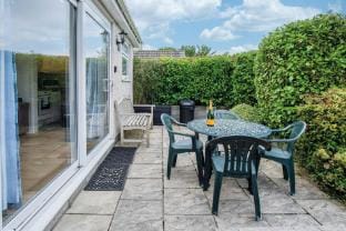 Bayview 58 - 2 Bedroom Chalet - Bayview Oxwich Chalet in Wales