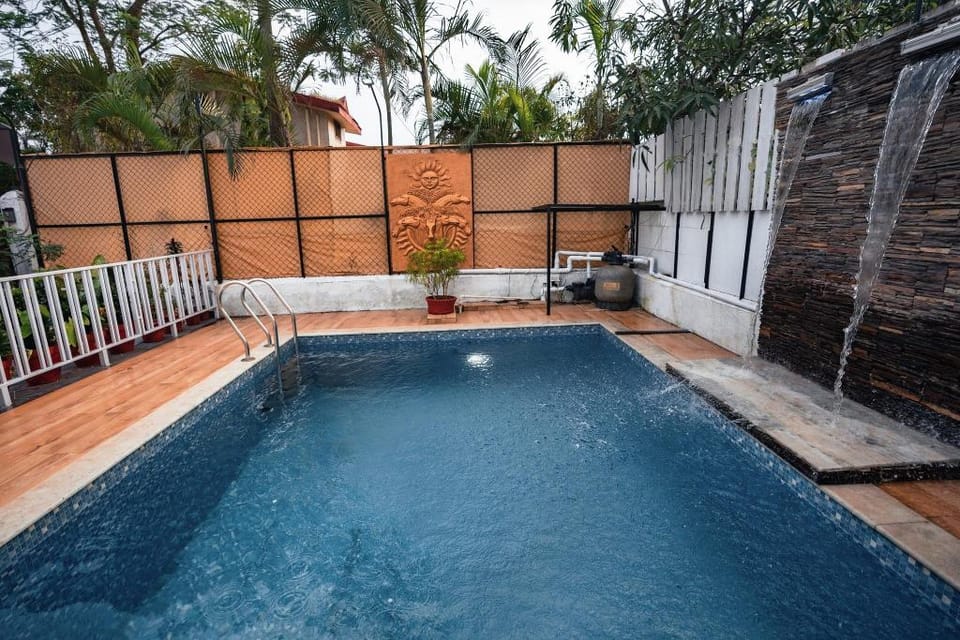 Villa Casa Blanca Hotel in Lonavla