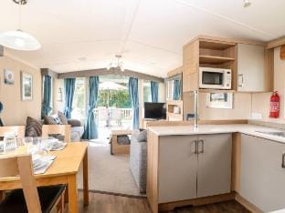 Dog Friendly 3 Bedroom Static Caravan in Fritton Vacation rental in South Norfolk District