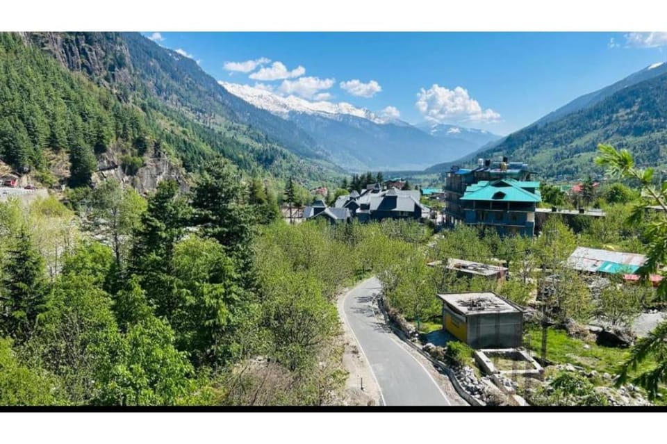 Hotel Red Inn Manali Hotel in Manali