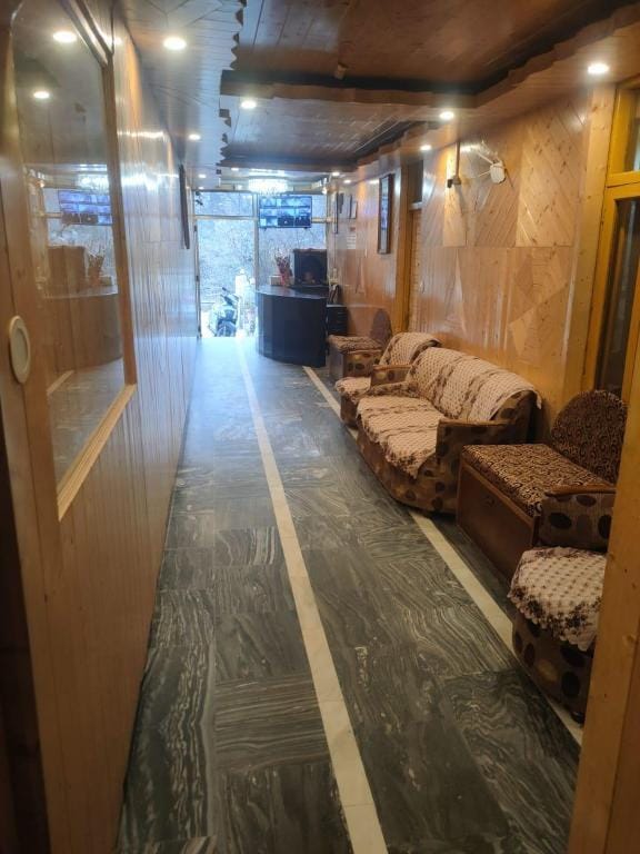 Hotel Kartik Hotel in Manali